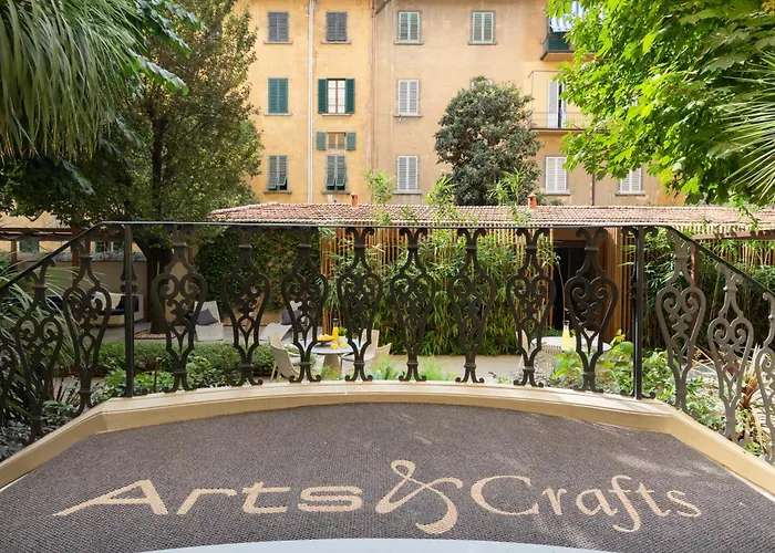 Arts & Crafts Luxury Suites
