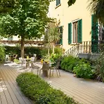 Arts & Crafts Luxury Suites